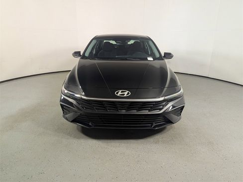 Certified 2024 Hyundai Elantra Blue image 2