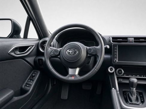 Used 2022 Toyota GR86 w/ ALL Weather Mat Package (TMS) RWD image 27