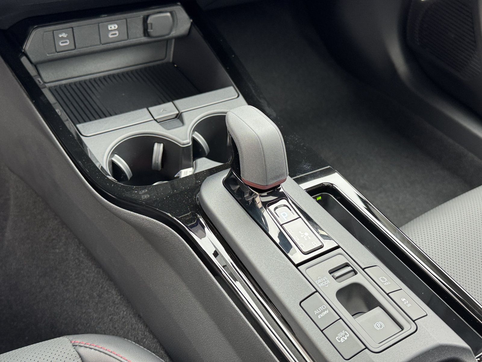 New 2027 Toyota Prius Plug-In Hybrid FWD image 19
