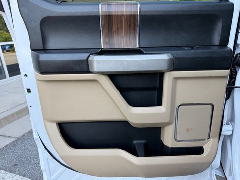 Used 2015 Ford F150 Lariat w/ Equipment Group 501A Mid RWD image 46