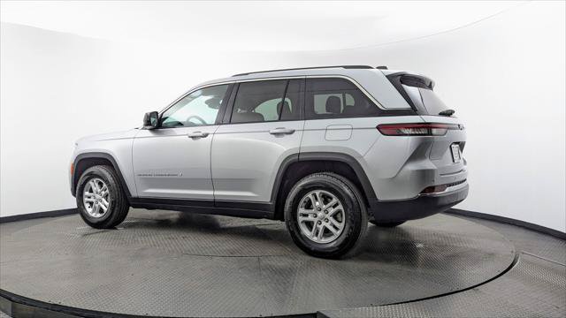 Used 2024 Jeep Grand Cherokee Laredo RWD image 6