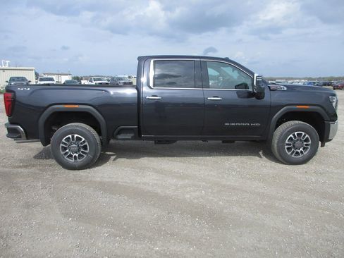 New 2026 GMC Sierra 2500 SLT w/ SLT Convenience Package image 3