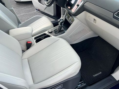 Used 2022 Volkswagen Tiguan SE w/ Panoramic Sunroof Package AWD/4WD image 20