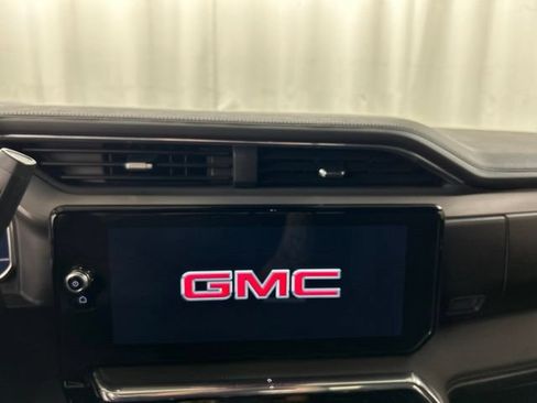 Used 2025 GMC Sierra 2500 Denali w/ Denali Reserve Package AWD/4WD image 13
