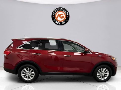Used 2016 Kia Sorento LX image 8