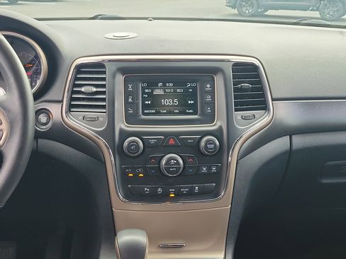 Used 2017 Jeep Grand Cherokee Laredo w/ Quick Order Package 2BE RWD image 19