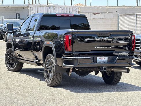 Used 2025 GMC Sierra 2500 Denali Ultimate AWD/4WD image 7