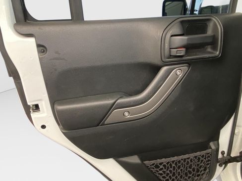 Used 2018 Jeep Wrangler Unlimited Sport S AWD/4WD image 16