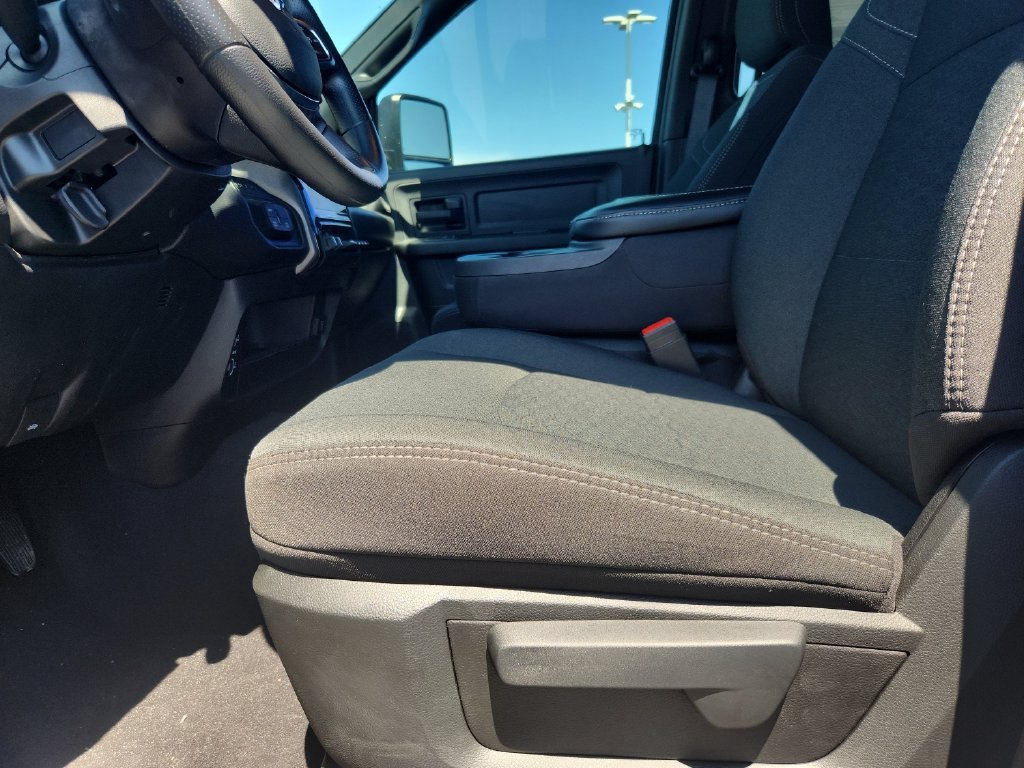 New 2026 RAM 3500 Tradesman AWD/4WD image 12