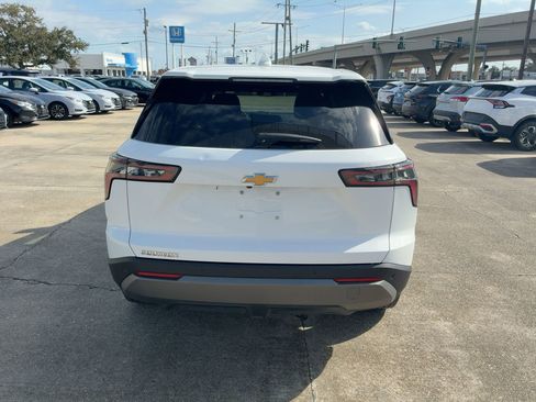Used 2025 Chevrolet Equinox LT image 4