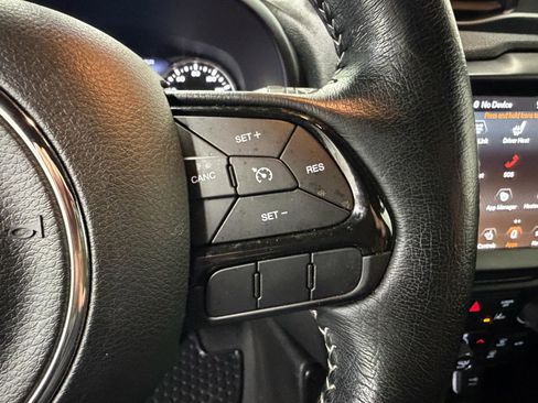 Used 2021 Jeep Renegade Latitude w/ Convenience Group image 31