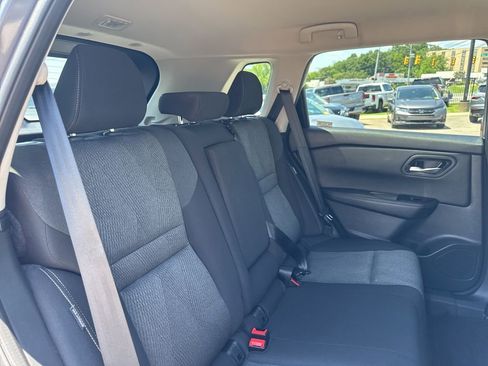 Used 2025 Nissan Rogue SV FWD image 21