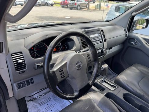 Used 2011 Nissan Frontier SL RWD image 21