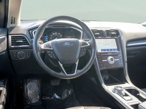 Used 2020 Ford Fusion Titanium AWD/4WD image 31