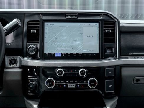 Used 2025 Ford F250 Platinum w/ Platinum Plus Package image 27