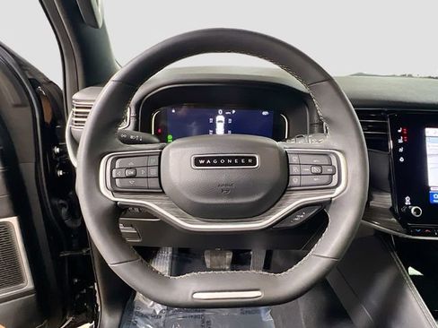 Used 2022 Jeep Wagoneer Series III w/ Flexible Seating Group image 11