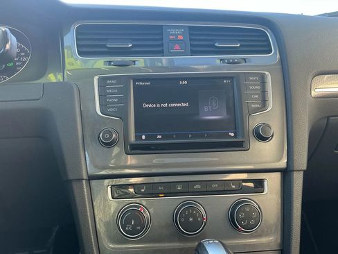 Used 2017 Volkswagen Golf Alltrack S image 18