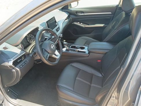 Used 2025 Nissan Altima 2.5 SR FWD image 4