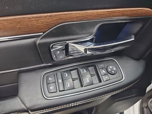Used 2015 RAM 2500 Laramie w/ Cold Weather Group AWD/4WD image 11