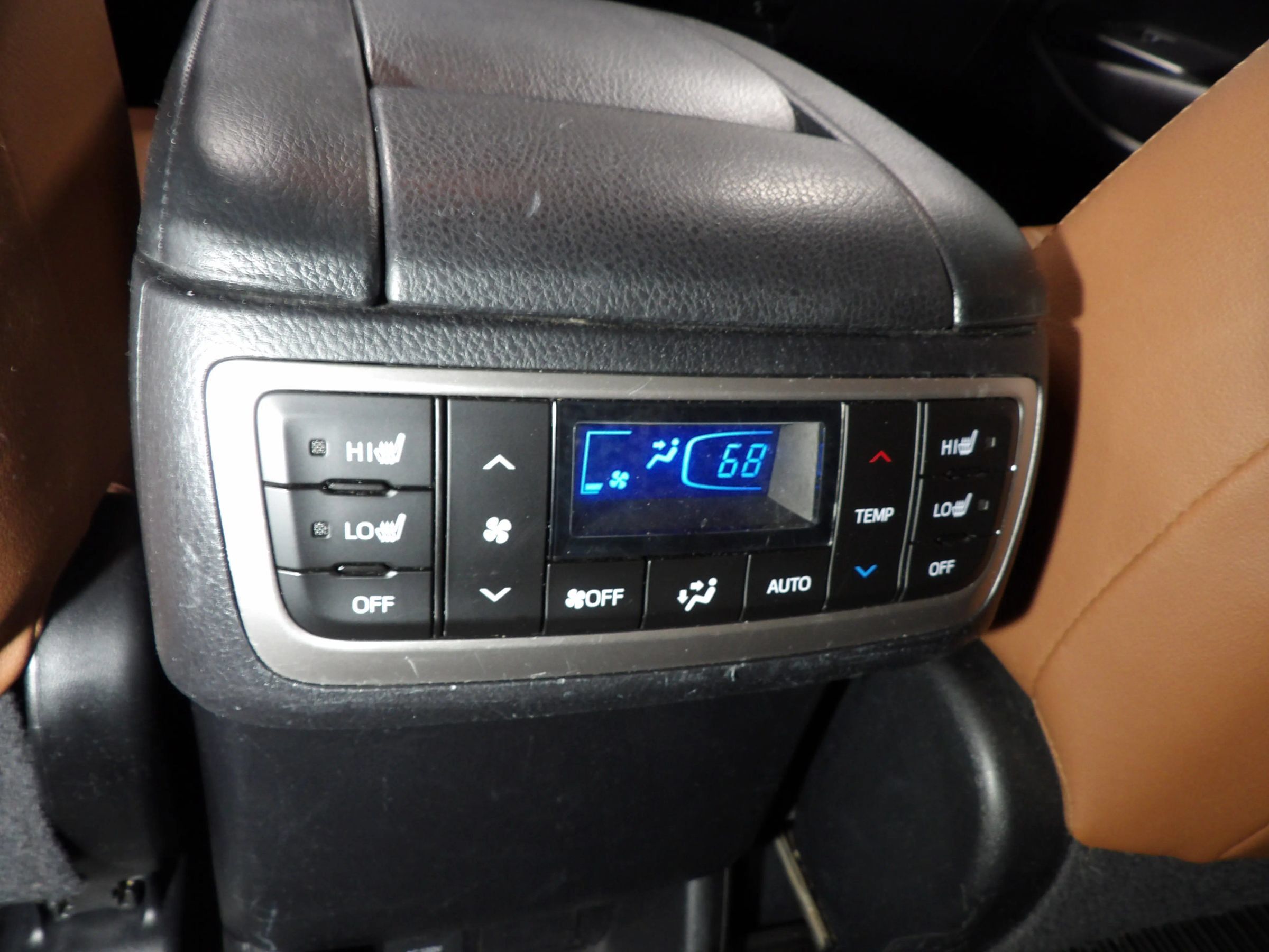 Used 2017 Toyota Highlander Limited Platinum AWD/4WD image 16