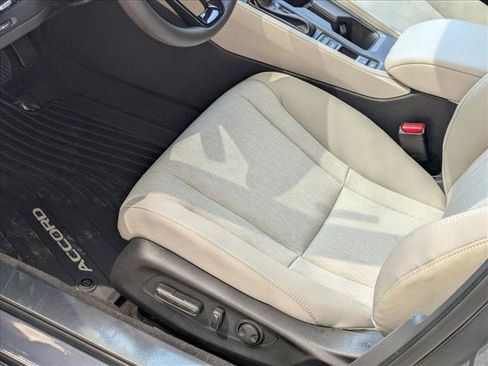 New 2025 Honda Accord SE image 4