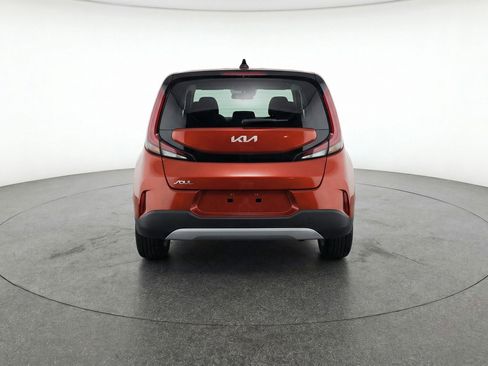 Used 2025 Kia Soul LX w/ LX Technology Package FWD image 7