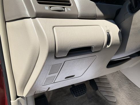 Used 2005 Toyota Camry FWD image 28