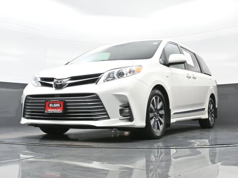 Used 2020 Toyota Sienna XLE w/ XLE Navigation Package AWD/4WD image 31