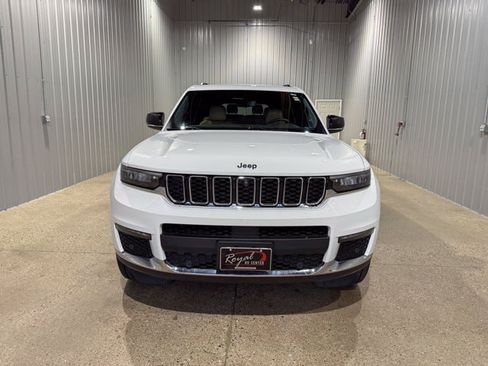Used 2023 Jeep Grand Cherokee L Limited w/ Luxury Tech Group II AWD/4WD image 9