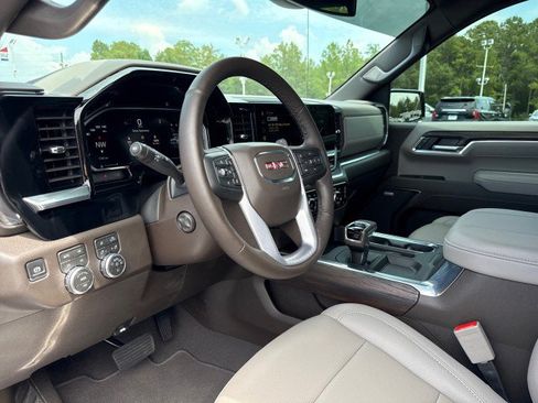 Used 2026 GMC Sierra 1500 SLT AWD/4WD image 17