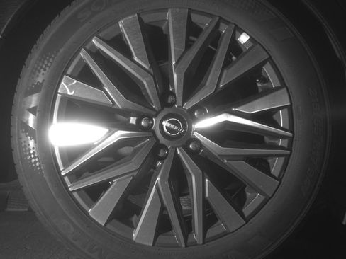 Used 2025 Nissan Altima 2.5 SV FWD image 15