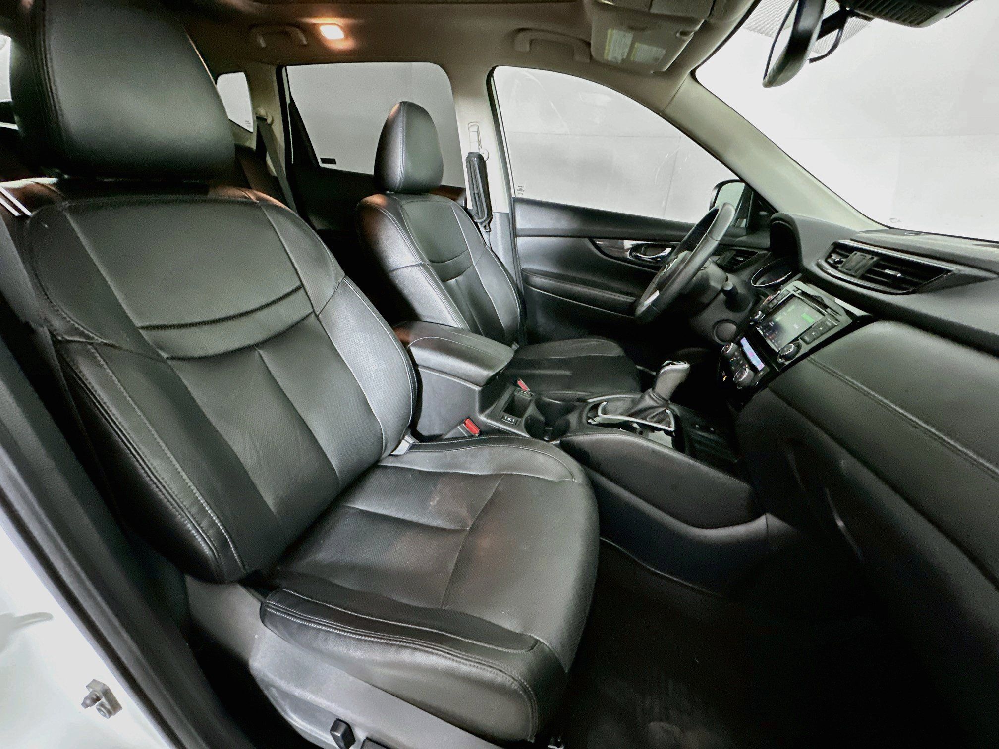Used 2020 Nissan Rogue SL w/ Premium Package FWD image 32