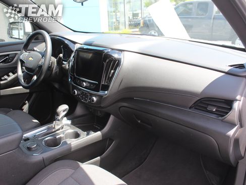 Used 2023 Chevrolet Traverse LT FWD image 29