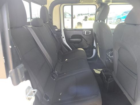 Used 2023 Jeep Gladiator Sport AWD/4WD image 22
