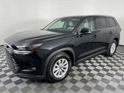 Used 2025 Toyota Grand Highlander AWD Hybrid image 8