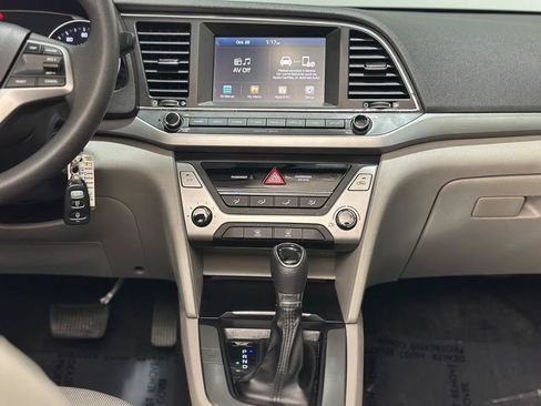 Used 2017 Hyundai Elantra SE FWD image 16
