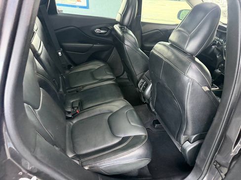 Used 2015 Jeep Cherokee Limited w/ Luxury Group FWD image 18