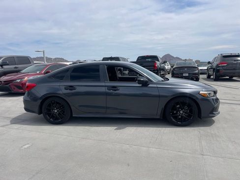Used 2022 Honda Civic Sport image 2