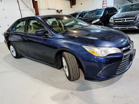 Used 2015 Toyota Camry LE FWD image 9