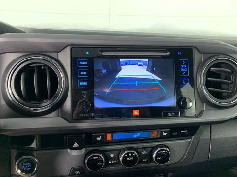 Used 2016 Toyota Tacoma TRD Sport RWD image 27
