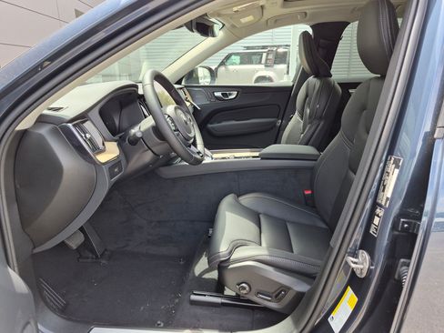 New 2026 Volvo XC60 B5 Ultra w/ Climate Package AWD/4WD image 13