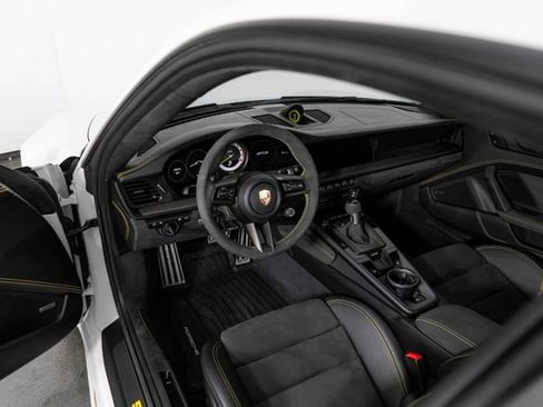 Used 2024 Porsche 911 GT3 image 18