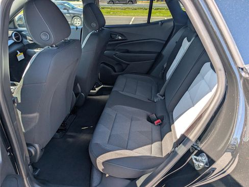 New 2026 Chevrolet Trax RS w/ Sunroof Package FWD image 9