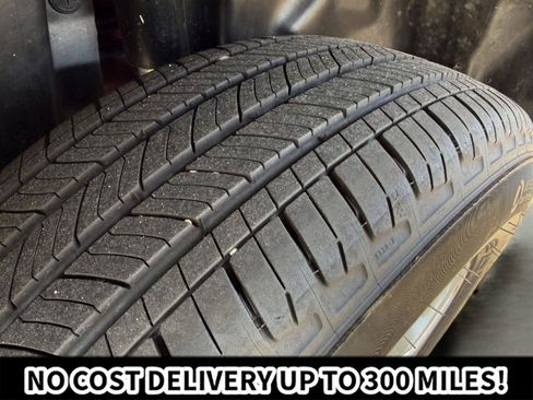 Used 2020 Jeep Cherokee Latitude Plus w/ Cold Weather Group AWD/4WD image 28