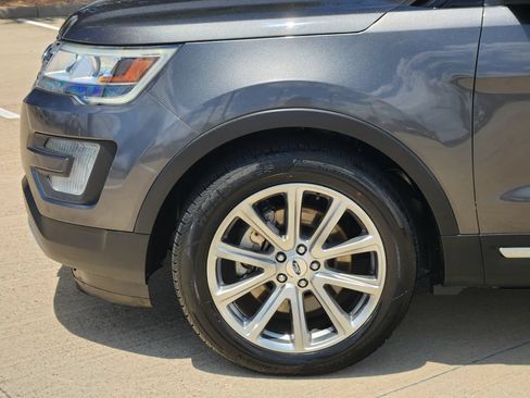 Used 2017 Ford Explorer Limited FWD image 8