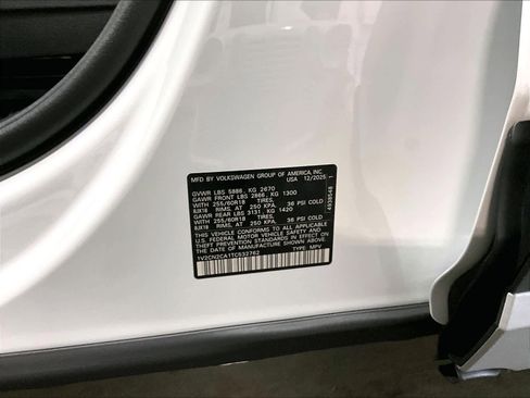 New 2026 Volkswagen Atlas Peak Edition image 36