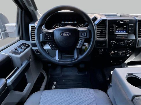 Used 2017 Ford F150 XLT w/ Trailer Tow Package RWD image 6