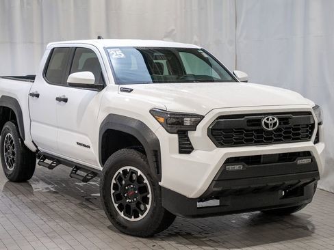 Used 2025 Toyota Tacoma TRD Off-Road image 1