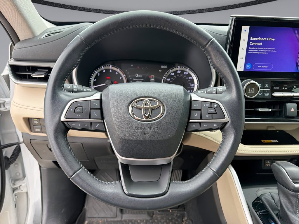 Used 2023 Toyota Highlander XLE FWD image 21