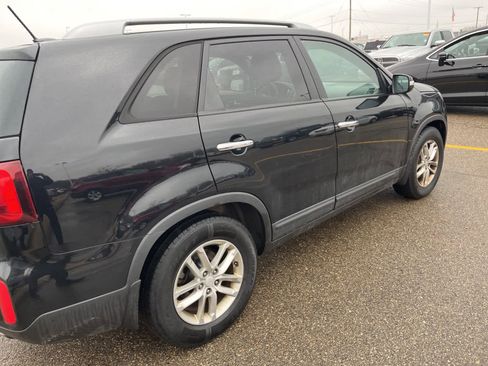 Used 2014 Kia Sorento LX image 16